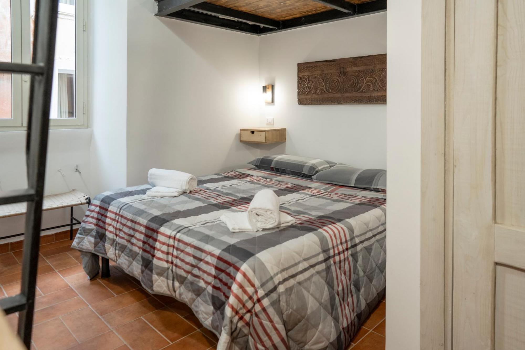 רומא Home Domus Capocci - Rione Monti מראה חיצוני תמונה